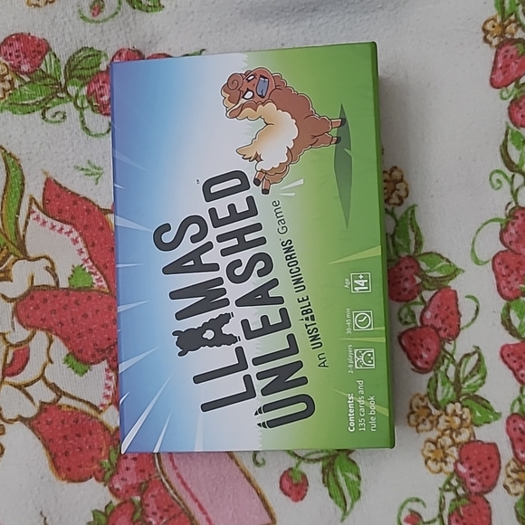 Llamas Unleash Card Game - Picture 1 of 3